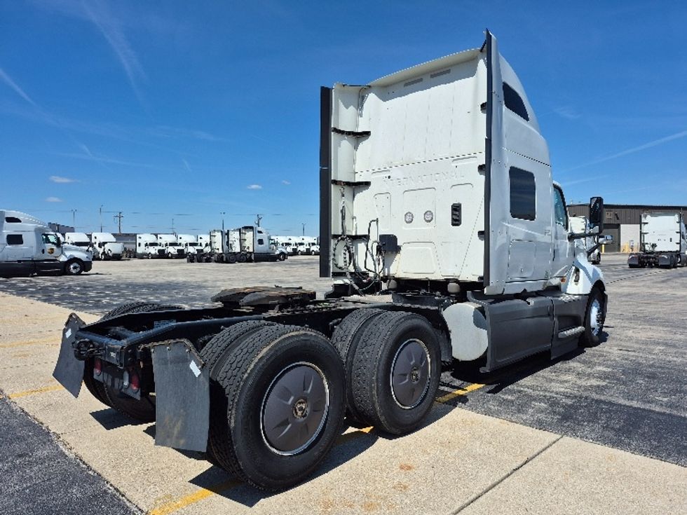 Sleeper Tractor-Heavy Duty Tractors-International-2023-LT625-La Porte-IN-573,694\n\t\tmiles-$ 49,250 - Image 7