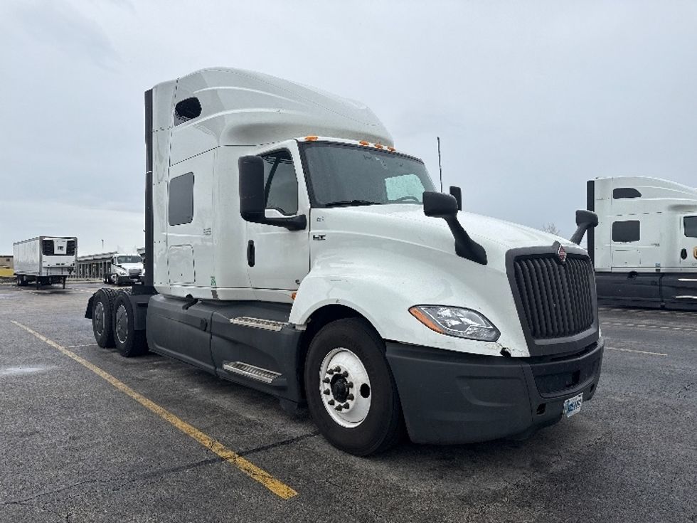 Sleeper Tractor-Heavy Duty Tractors-International-2023-LT625-La Porte-IN-597,603\n\t\tmiles-$ 44,000 - Image 1