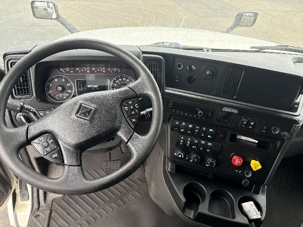 Sleeper Tractor-Heavy Duty Tractors-International-2023-LT625-La Porte-IN-597,603\n\t\tmiles-$ 44,000 - Image 11