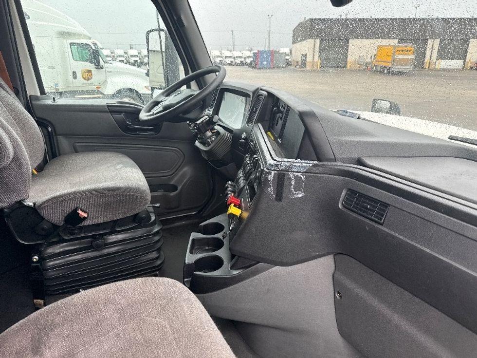 Sleeper Tractor-Heavy Duty Tractors-International-2023-LT625-La Porte-IN-597,603\n\t\tmiles-$ 44,000 - Image 15