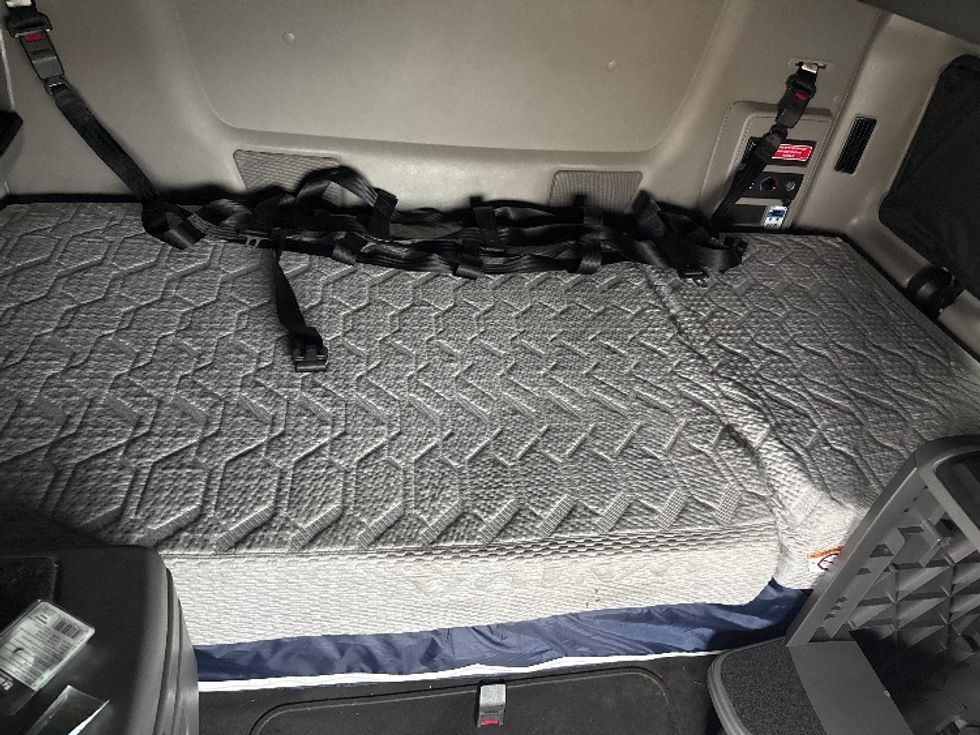 Sleeper Tractor-Heavy Duty Tractors-International-2023-LT625-La Porte-IN-597,603\n\t\tmiles-$ 44,000 - Image 17