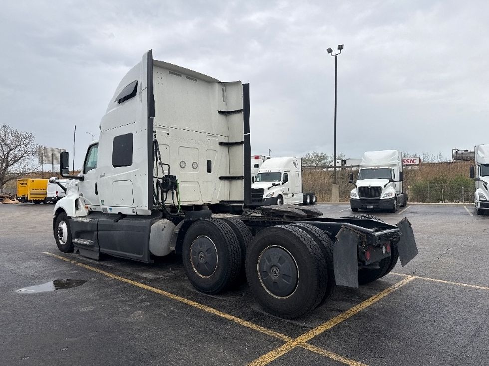 Sleeper Tractor-Heavy Duty Tractors-International-2023-LT625-La Porte-IN-597,603\n\t\tmiles-$ 44,000 - Image 5