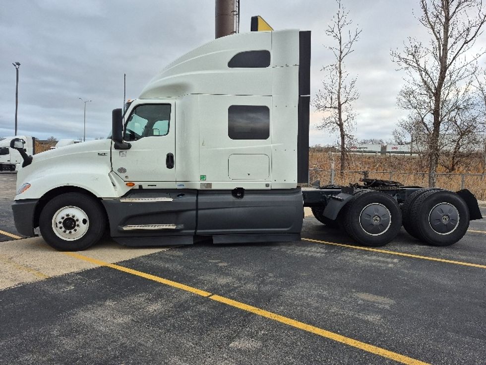 Sleeper Tractor-Heavy Duty Tractors-International-2023-LT625-La Porte-IN-616,085\n\t\tmiles-$ 41,000 - Image 4