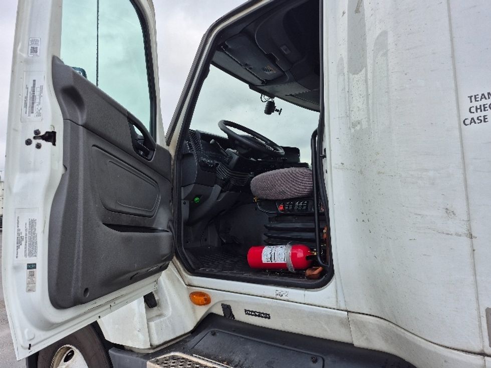 Sleeper Tractor-Heavy Duty Tractors-International-2023-LT625-La Porte-IN-624,496\n\t\tmiles-$ 41,500 - Image 10