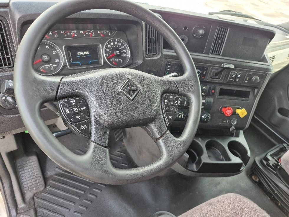 Sleeper Tractor-Heavy Duty Tractors-International-2023-LT625-La Porte-IN-624,496\n\t\tmiles-$ 41,500 - Image 11