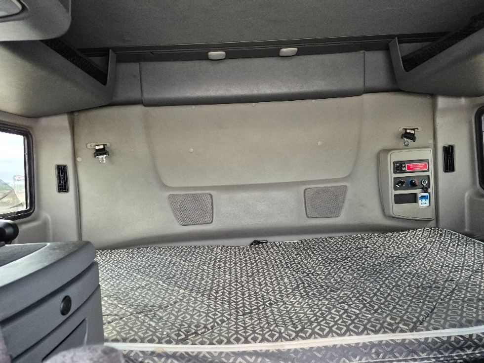 Sleeper Tractor-Heavy Duty Tractors-International-2023-LT625-La Porte-IN-624,496\n\t\tmiles-$ 41,500 - Image 16