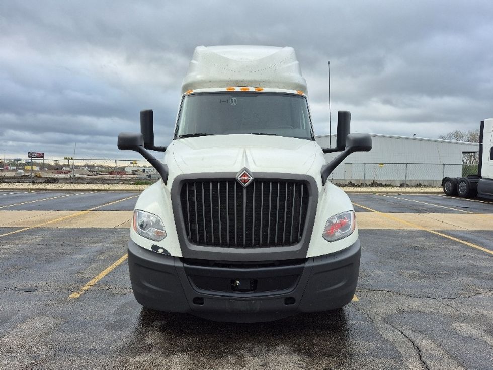 Sleeper Tractor-Heavy Duty Tractors-International-2023-LT625-La Porte-IN-624,496\n\t\tmiles-$ 41,500 - Image 2
