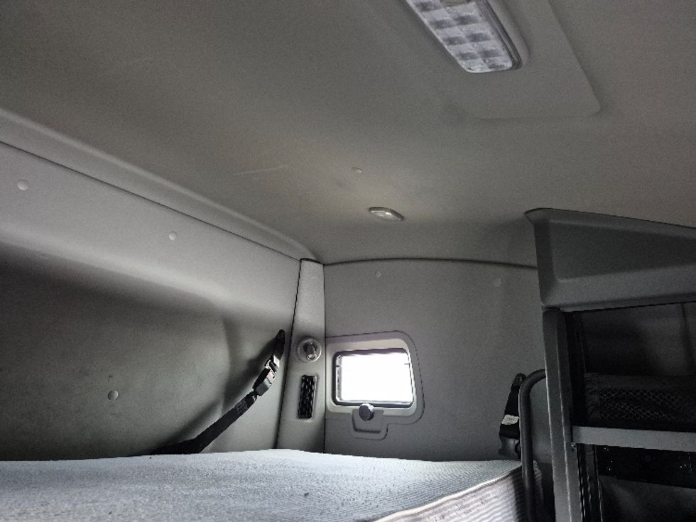 Sleeper Tractor-Heavy Duty Tractors-International-2023-LT625-La Porte-IN-624,496\n\t\tmiles-$ 41,500 - Image 23