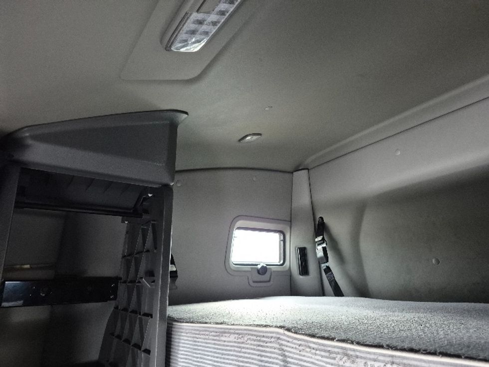 Sleeper Tractor-Heavy Duty Tractors-International-2023-LT625-La Porte-IN-624,496\n\t\tmiles-$ 41,500 - Image 24