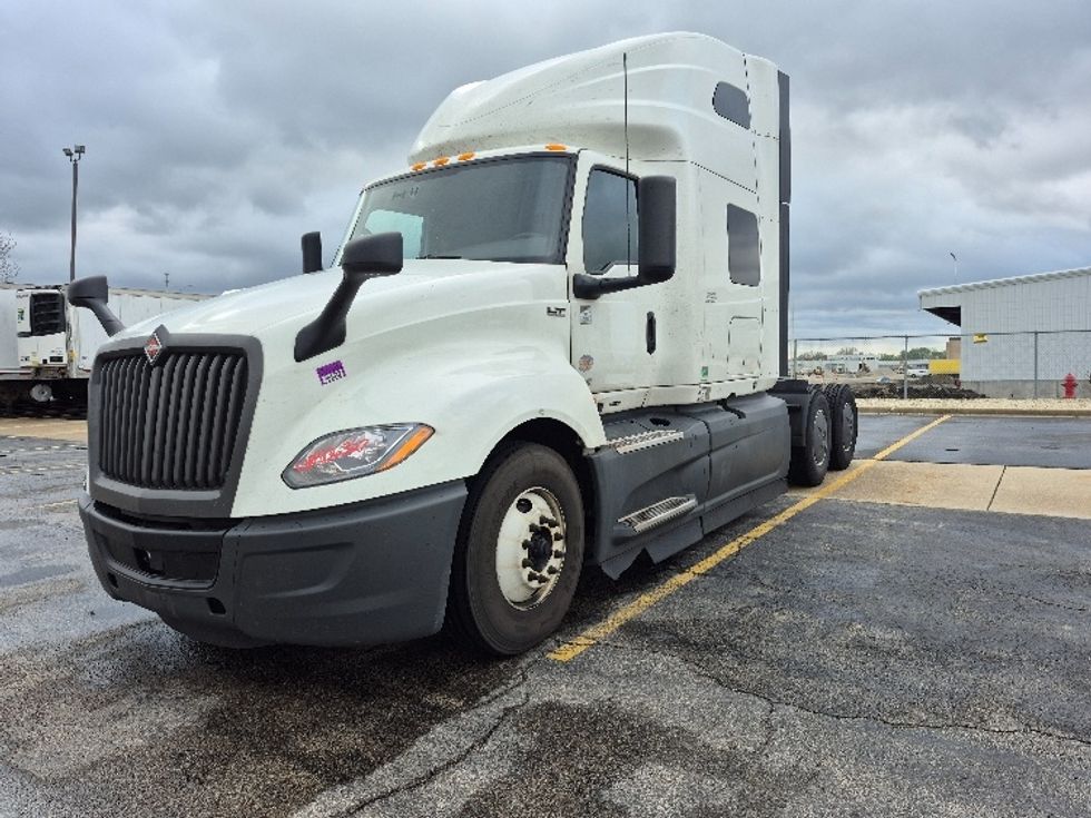Sleeper Tractor-Heavy Duty Tractors-International-2023-LT625-La Porte-IN-624,496\n\t\tmiles-$ 41,500 - Image 3