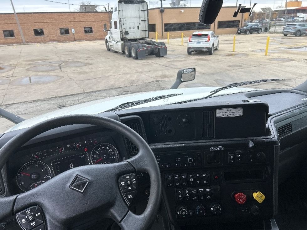 Sleeper Tractor-Heavy Duty Tractors-International-2023-LT625-La Porte-IN-624,531\n\t\tmiles-$ 41,500 - Image 11
