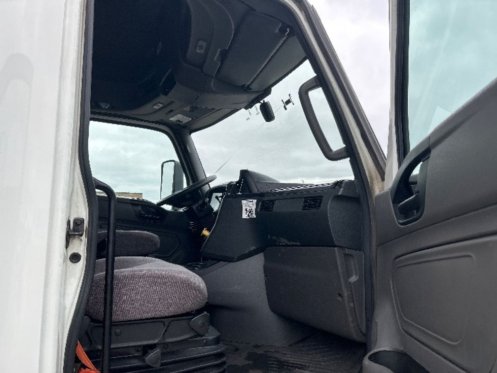 Sleeper Tractor-Heavy Duty Tractors-International-2023-LT625-La Porte-IN-624,531\n\t\tmiles-$ 41,500 - Image 13