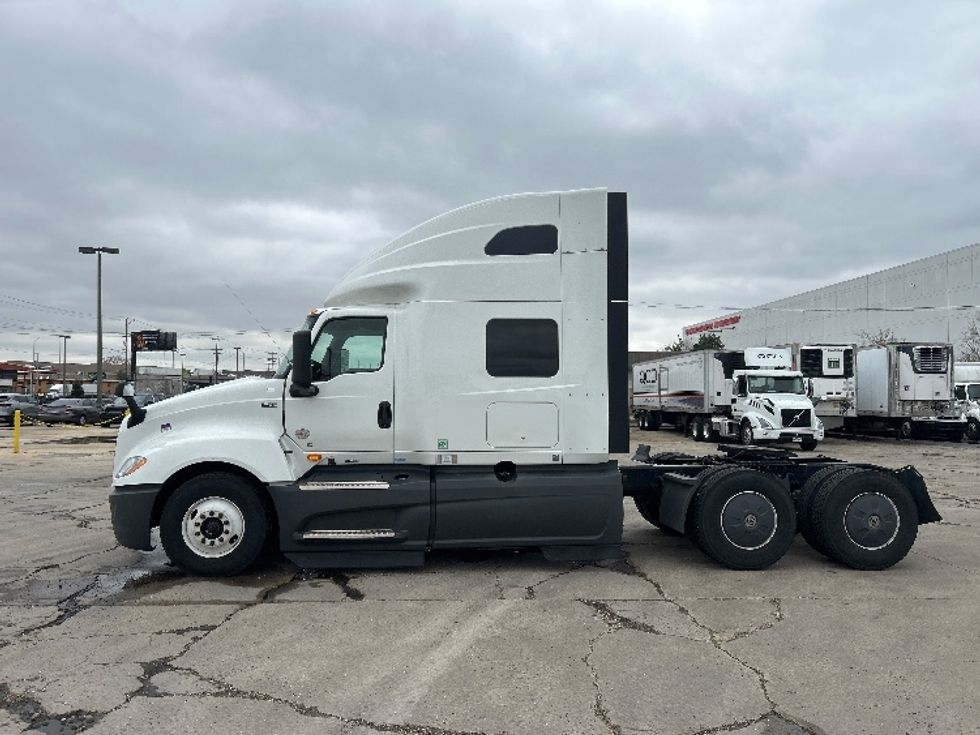 Sleeper Tractor-Heavy Duty Tractors-International-2023-LT625-La Porte-IN-624,531\n\t\tmiles-$ 41,500 - Image 4