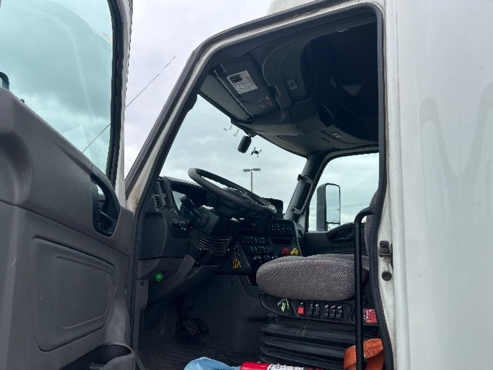 Sleeper Tractor-Heavy Duty Tractors-International-2023-LT625-La Porte-IN-624,531\n\t\tmiles-$ 41,500 - Image 9