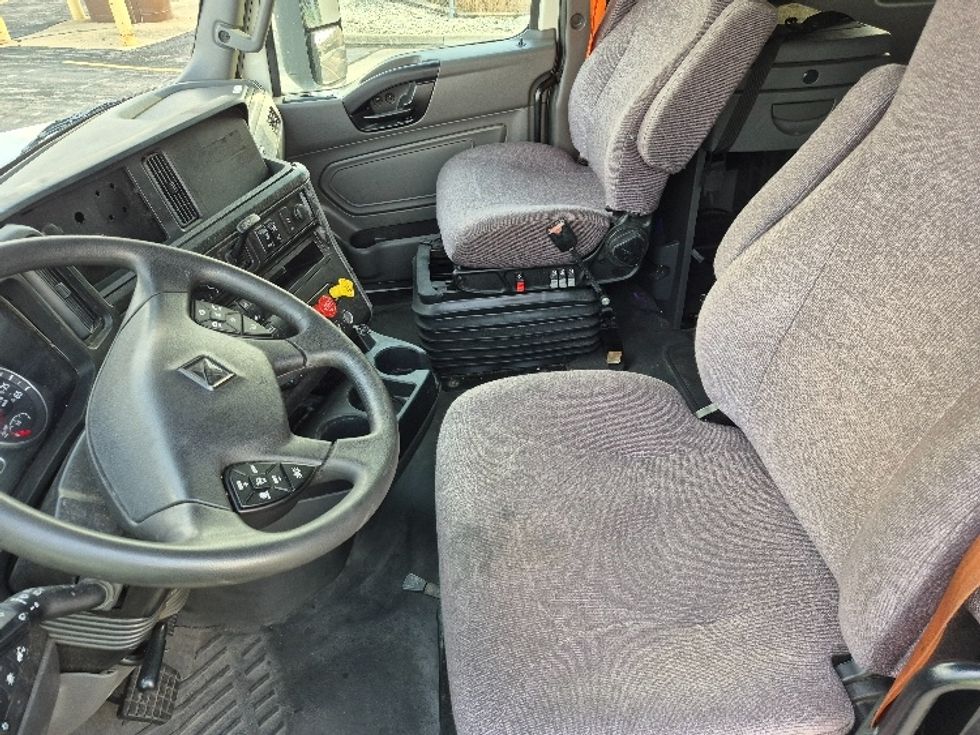 Sleeper Tractor-Heavy Duty Tractors-International-2023-LT625-La Porte-IN-630,892\n\t\tmiles-$ 43,750 - Image 10