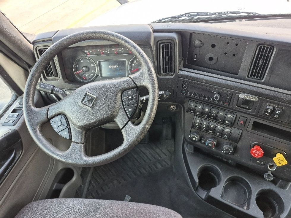 Sleeper Tractor-Heavy Duty Tractors-International-2023-LT625-La Porte-IN-630,892\n\t\tmiles-$ 43,750 - Image 11