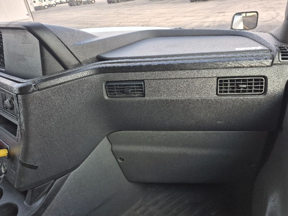 Sleeper Tractor-Heavy Duty Tractors-International-2023-LT625-La Porte-IN-630,892\n\t\tmiles-$ 43,750 - Image 14