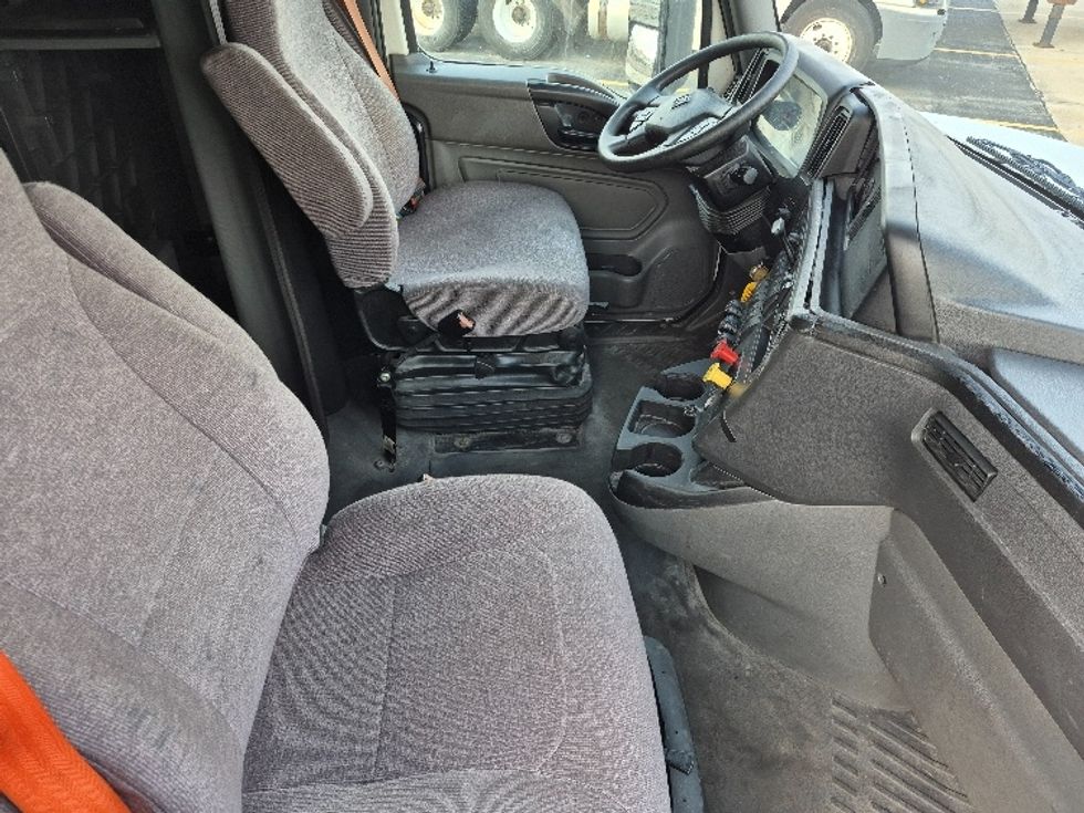 Sleeper Tractor-Heavy Duty Tractors-International-2023-LT625-La Porte-IN-630,892\n\t\tmiles-$ 43,750 - Image 15