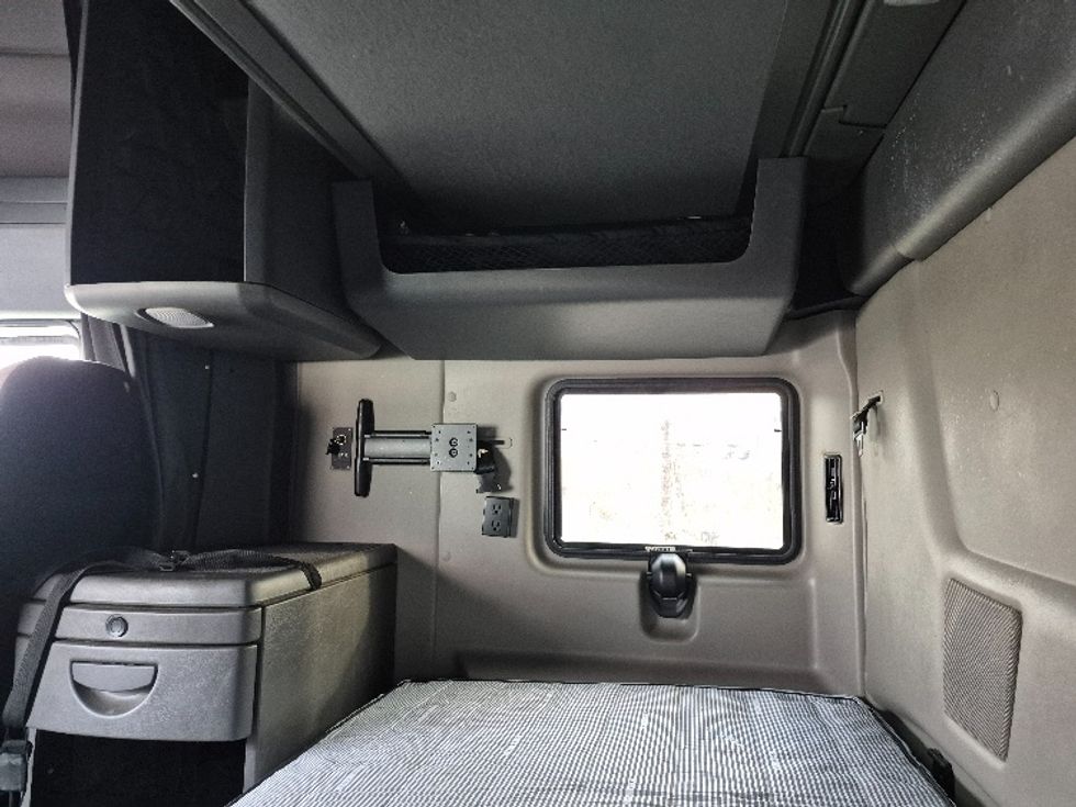 Sleeper Tractor-Heavy Duty Tractors-International-2023-LT625-La Porte-IN-630,892\n\t\tmiles-$ 43,750 - Image 19