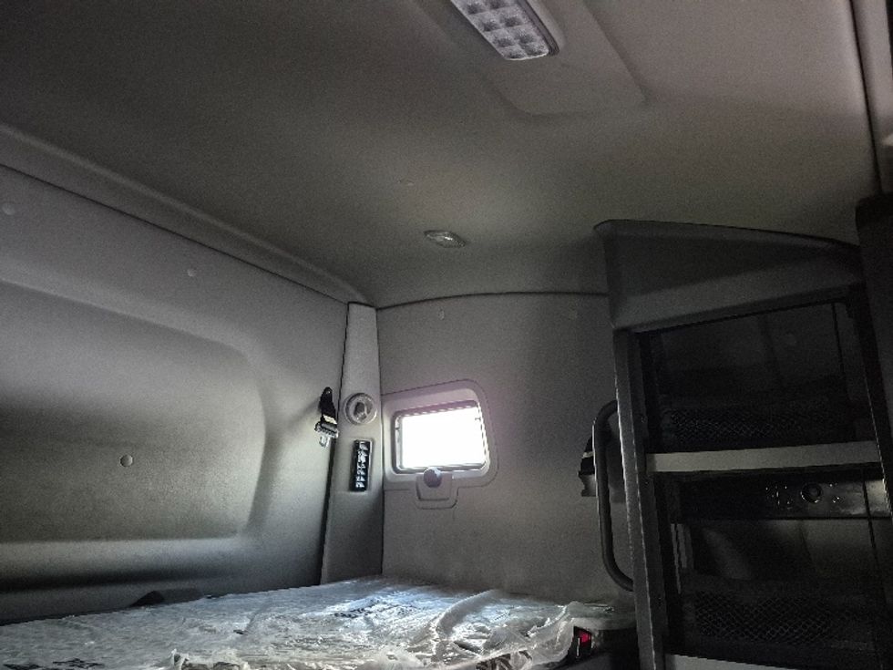 Sleeper Tractor-Heavy Duty Tractors-International-2023-LT625-La Porte-IN-630,892\n\t\tmiles-$ 43,750 - Image 23