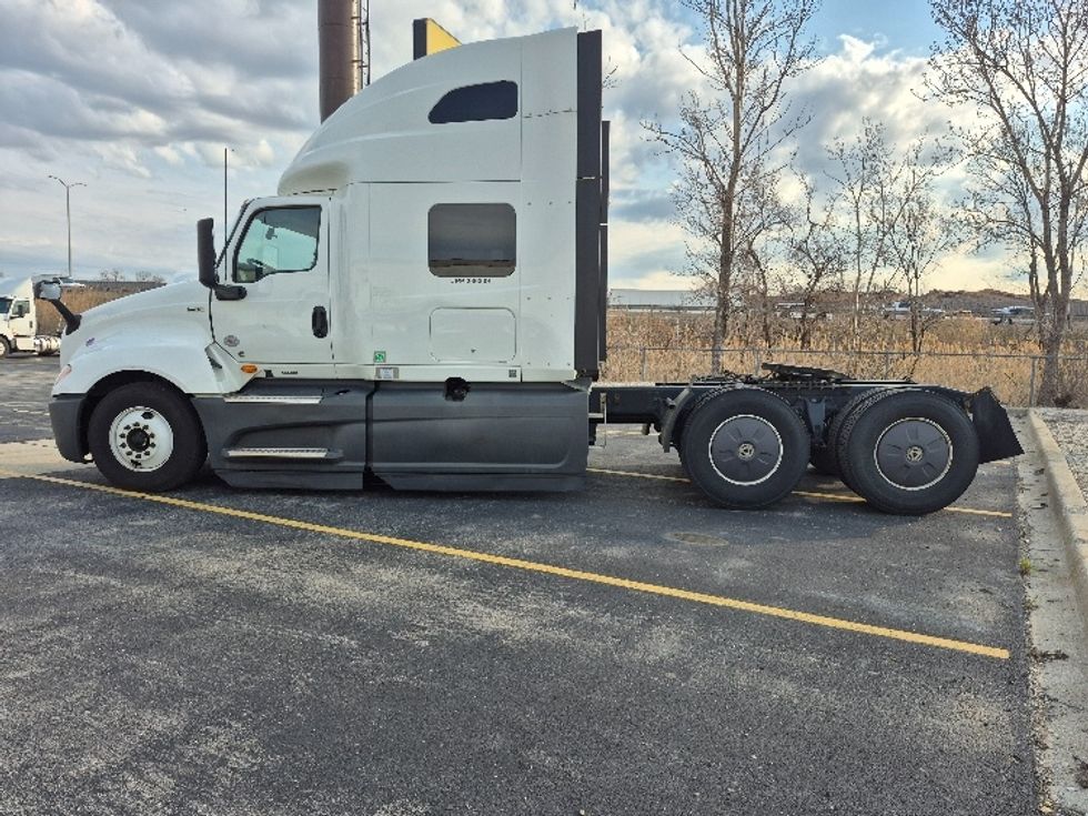 Sleeper Tractor-Heavy Duty Tractors-International-2023-LT625-La Porte-IN-630,892\n\t\tmiles-$ 43,750 - Image 4
