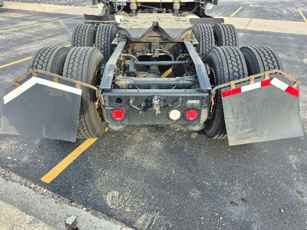 Sleeper Tractor-Heavy Duty Tractors-International-2023-LT625-La Porte-IN-630,892\n\t\tmiles-$ 43,750 - Image 6