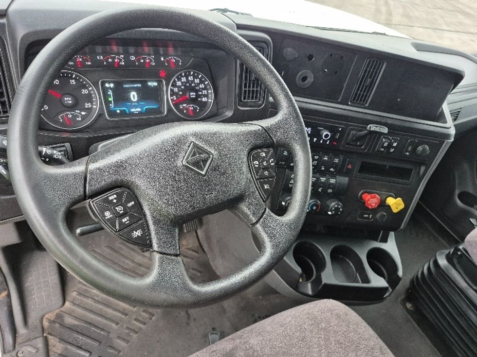 Sleeper Tractor-Heavy Duty Tractors-International-2023-LT625-La Porte-IN-631,454\n\t\tmiles-$ 43,000 - Image 11