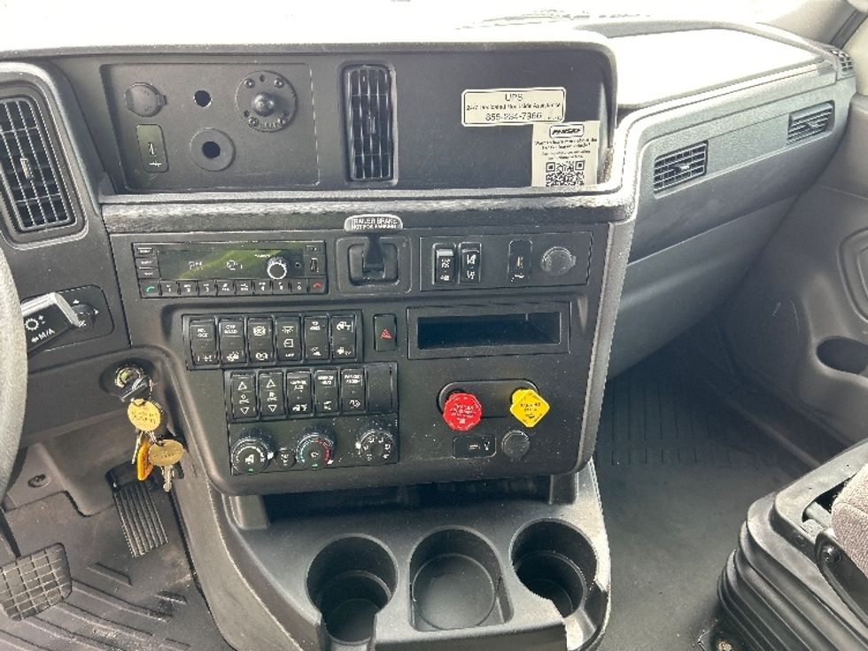 Sleeper Tractor-Heavy Duty Tractors-International-2023-LT625-La Porte-IN-659,483\n\t\tmiles-$ 38,000 - Image 12
