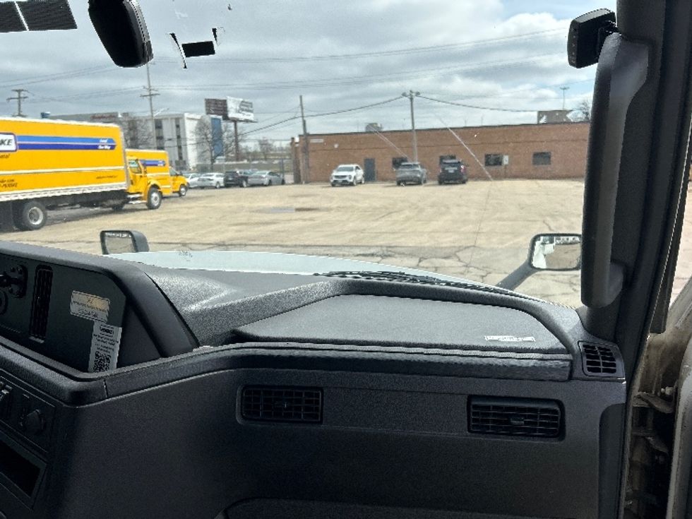 Sleeper Tractor-Heavy Duty Tractors-International-2023-LT625-La Porte-IN-659,483\n\t\tmiles-$ 38,000 - Image 14