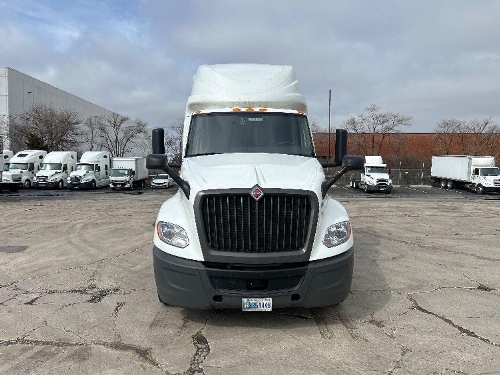 Sleeper Tractor-Heavy Duty Tractors-International-2023-LT625-La Porte-IN-659,483\n\t\tmiles-$ 38,000 - Image 2