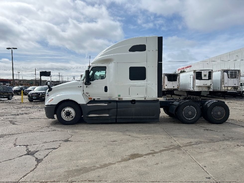 Sleeper Tractor-Heavy Duty Tractors-International-2023-LT625-La Porte-IN-659,483\n\t\tmiles-$ 38,000 - Image 4