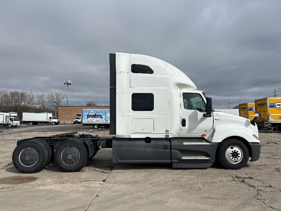 Sleeper Tractor-Heavy Duty Tractors-International-2023-LT625-La Porte-IN-659,483\n\t\tmiles-$ 38,000 - Image 8