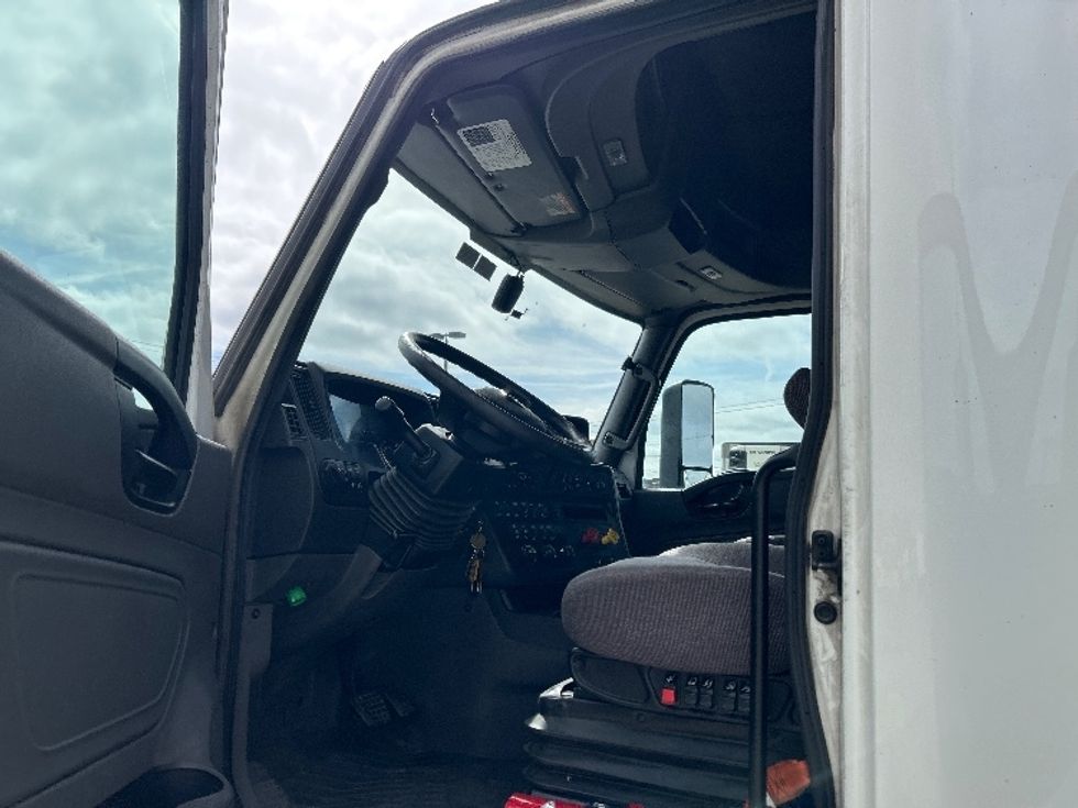 Sleeper Tractor-Heavy Duty Tractors-International-2023-LT625-La Porte-IN-659,483\n\t\tmiles-$ 38,000 - Image 9