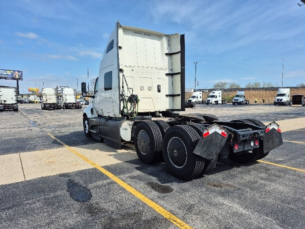 Sleeper Tractor-Heavy Duty Tractors-International-2023-LT625-La Porte-IN-661,800\n\t\tmiles-$ 41,000 - Image 5