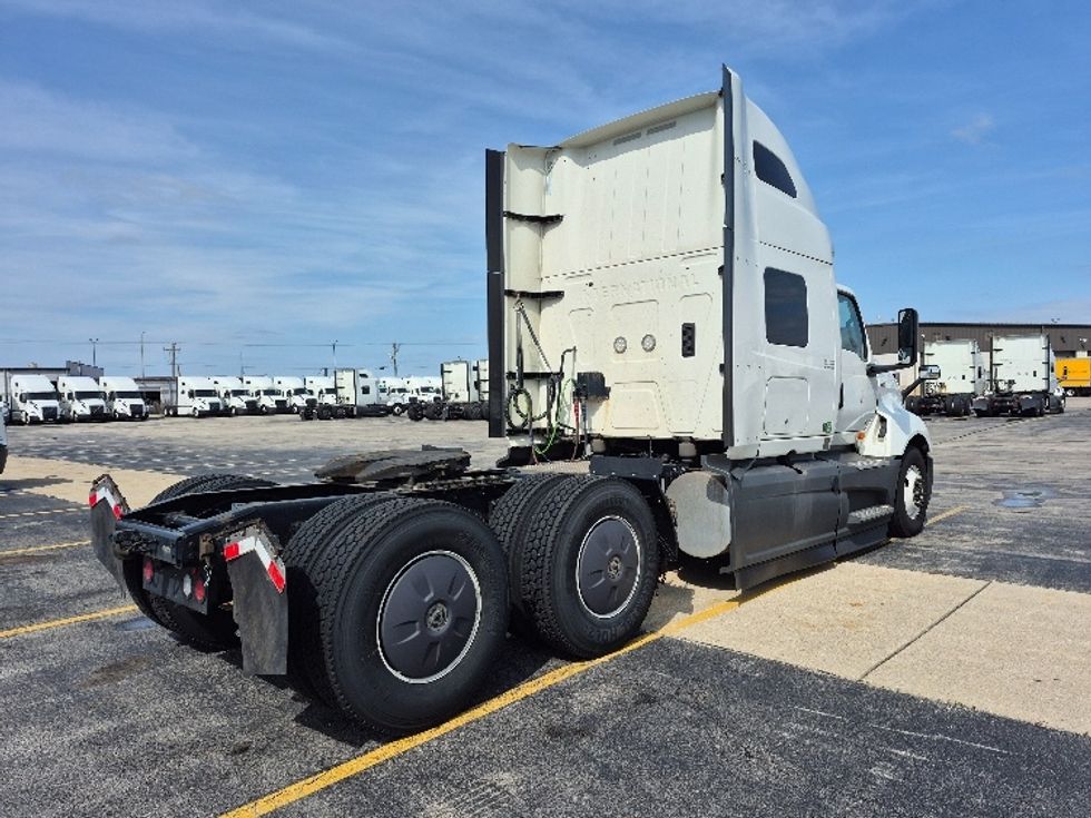 Sleeper Tractor-Heavy Duty Tractors-International-2023-LT625-La Porte-IN-661,800\n\t\tmiles-$ 41,000 - Image 7