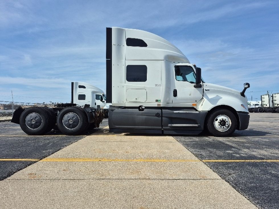 Sleeper Tractor-Heavy Duty Tractors-International-2023-LT625-La Porte-IN-661,800\n\t\tmiles-$ 41,000 - Image 8