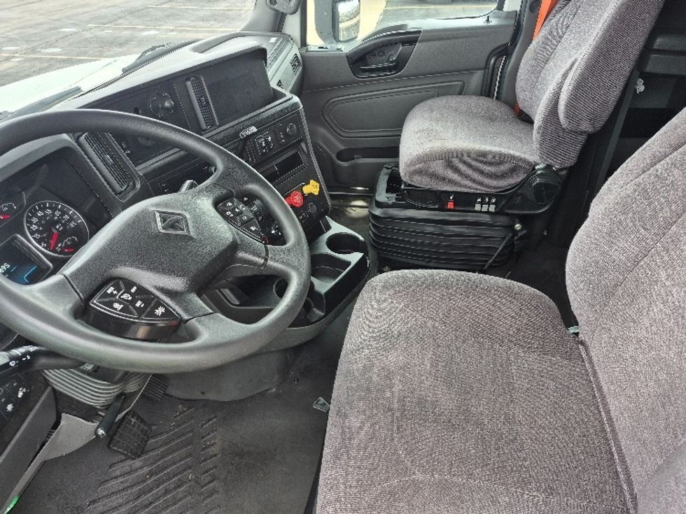 Sleeper Tractor-Heavy Duty Tractors-International-2023-LT625-La Porte-IN-661,896\n\t\tmiles-$ 41,000 - Image 10