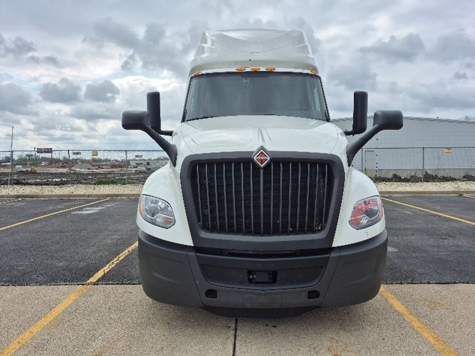 Sleeper Tractor-Heavy Duty Tractors-International-2023-LT625-La Porte-IN-661,896\n\t\tmiles-$ 41,000 - Image 2
