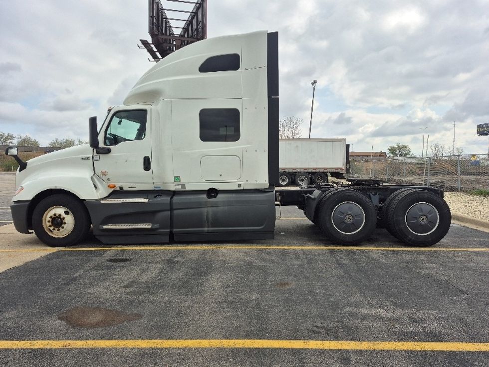 Sleeper Tractor-Heavy Duty Tractors-International-2023-LT625-La Porte-IN-661,896\n\t\tmiles-$ 41,000 - Image 4