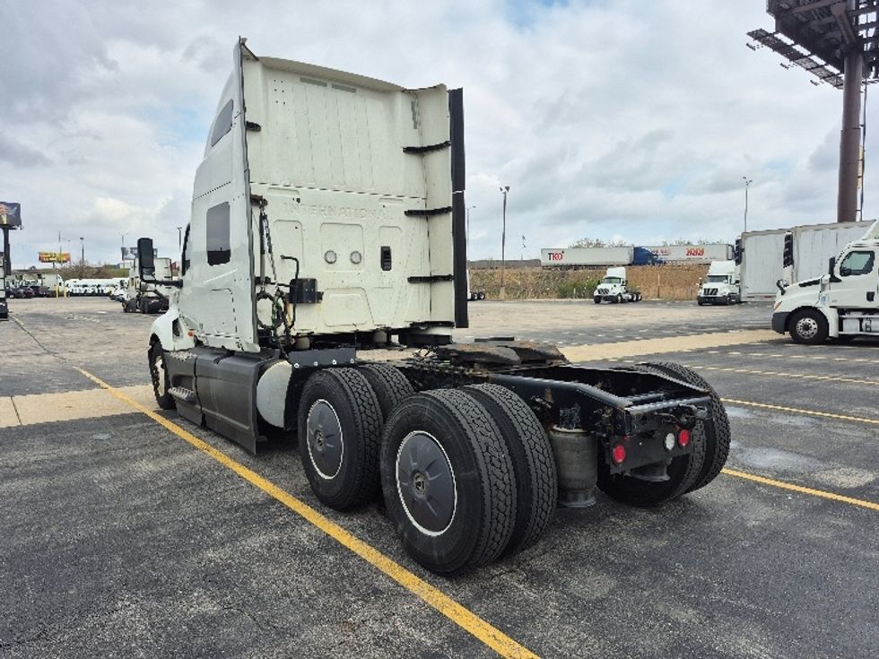Sleeper Tractor-Heavy Duty Tractors-International-2023-LT625-La Porte-IN-661,896\n\t\tmiles-$ 41,000 - Image 5