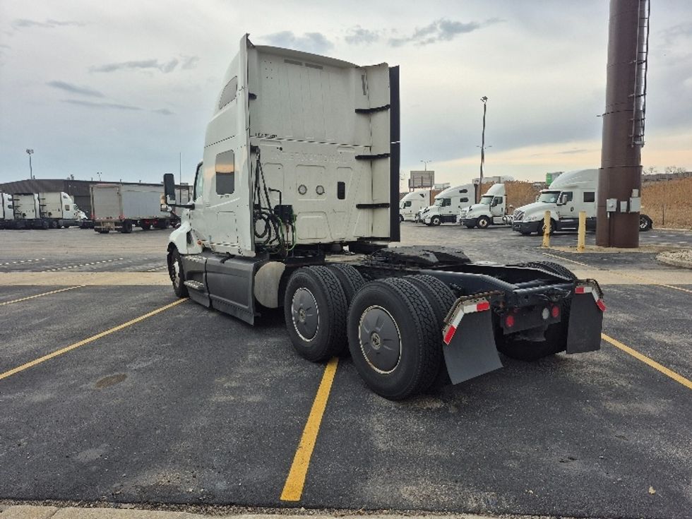 Sleeper Tractor-Heavy Duty Tractors-International-2023-LT625-La Porte-IN-678,917\n\t\tmiles-$ 35,250 - Image 5