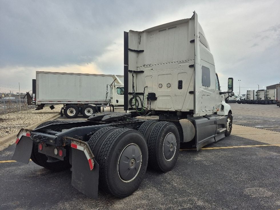 Sleeper Tractor-Heavy Duty Tractors-International-2023-LT625-La Porte-IN-678,917\n\t\tmiles-$ 35,250 - Image 7