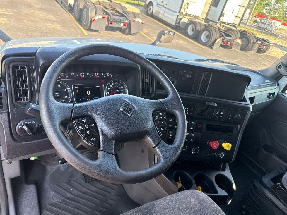 Sleeper Tractor-Heavy Duty Tractors-International-2023-LT625-La Porte-IN-754,309\n\t\tmiles-$ 38,750 - Image 10