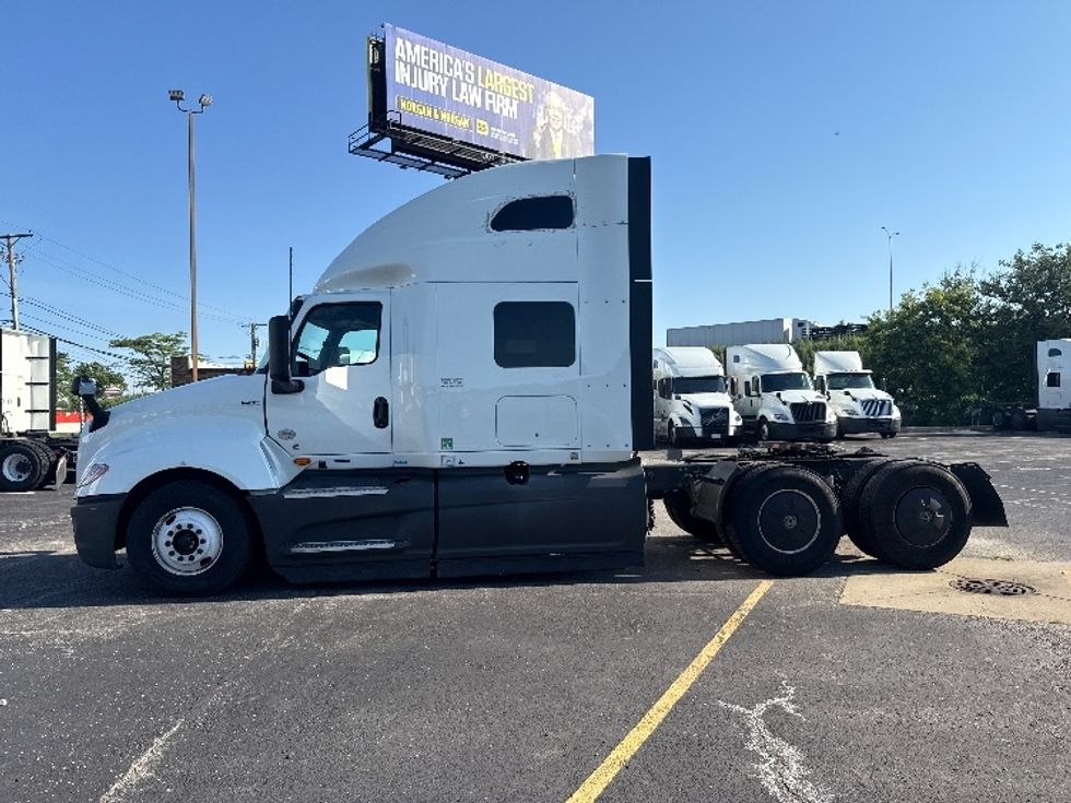 Sleeper Tractor-Heavy Duty Tractors-International-2023-LT625-La Porte-IN-754,309\n\t\tmiles-$ 38,750 - Image 4