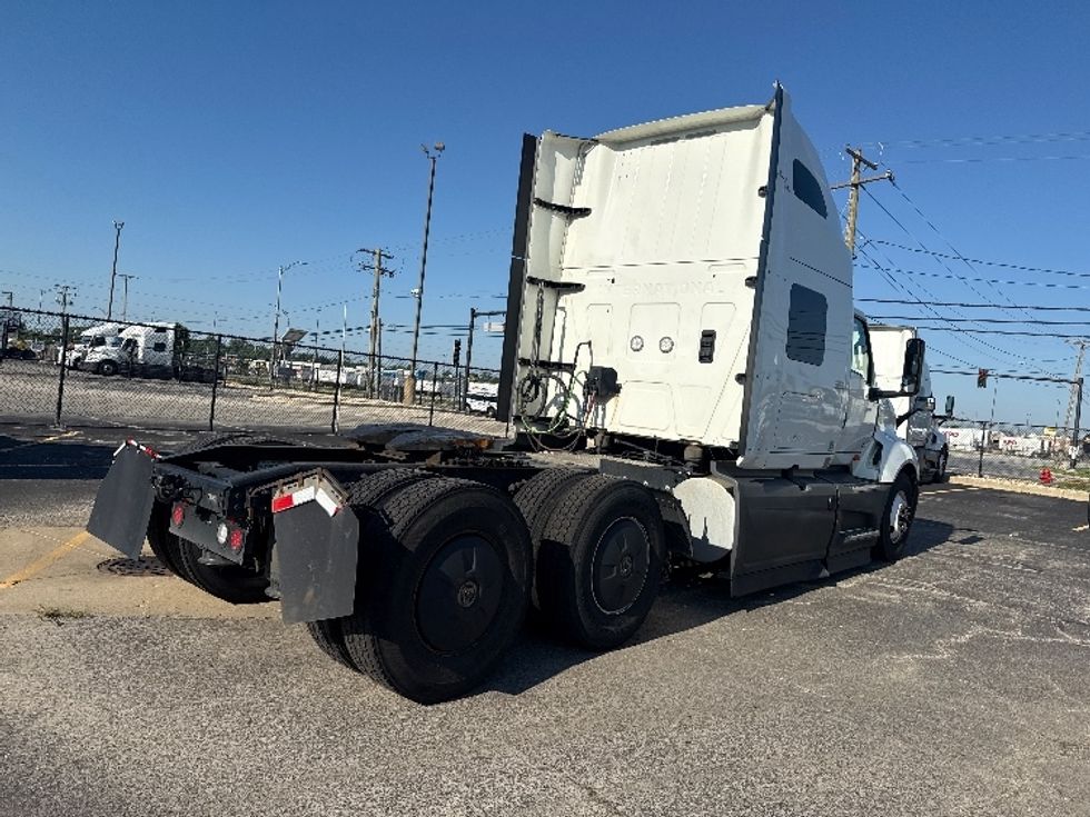 Sleeper Tractor-Heavy Duty Tractors-International-2023-LT625-La Porte-IN-754,309\n\t\tmiles-$ 38,750 - Image 7