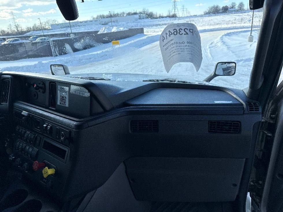 Sleeper Tractor-Heavy Duty Tractors-International-2023-LT625-Lansing-MI-553,818\n\t\tmiles-$ 50,000 - Image 14