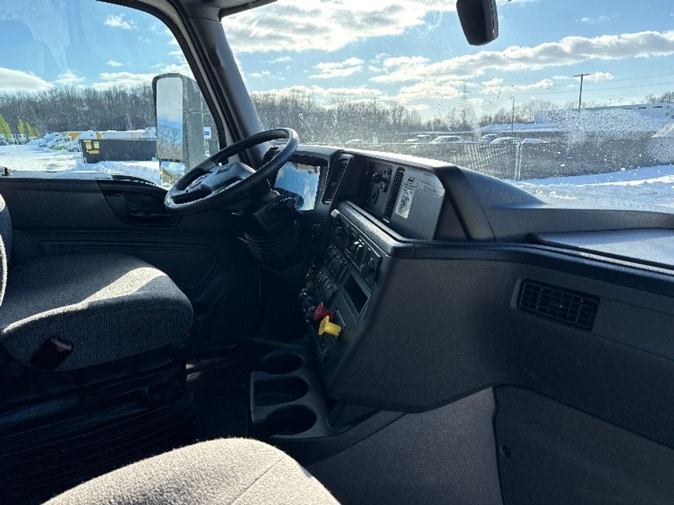 Sleeper Tractor-Heavy Duty Tractors-International-2023-LT625-Lansing-MI-553,818\n\t\tmiles-$ 50,000 - Image 15