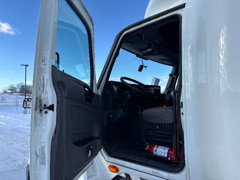 Sleeper Tractor-Heavy Duty Tractors-International-2023-LT625-Lansing-MI-553,818\n\t\tmiles-$ 50,000 - Image 9