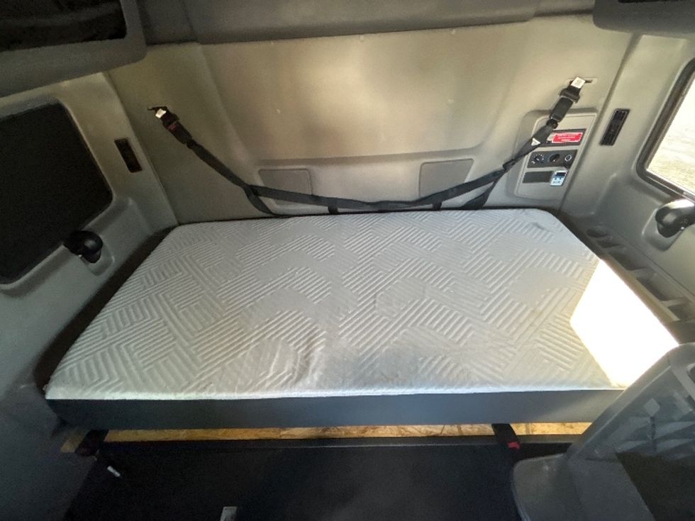 Sleeper Tractor-Heavy Duty Tractors-International-2023-LT625-Las Vegas-NV-612,475\n\t\tmiles-$ 49,750 - Image 17