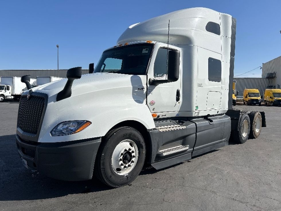 Sleeper Tractor-Heavy Duty Tractors-International-2023-LT625-Las Vegas-NV-612,475\n\t\tmiles-$ 49,750 - Image 3